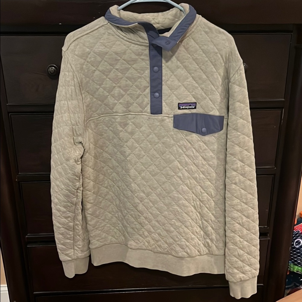 Patagonia Quilted Pullover in Cream and blueish gray